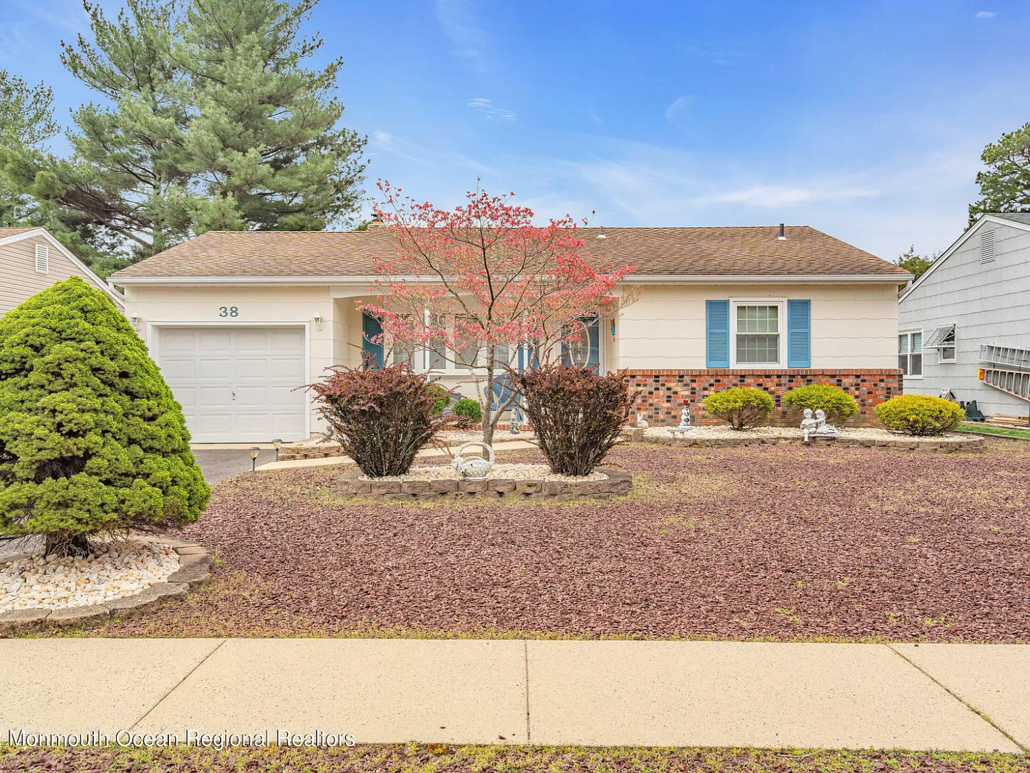 38 Bugle Ct, Toms River, NJ 08757